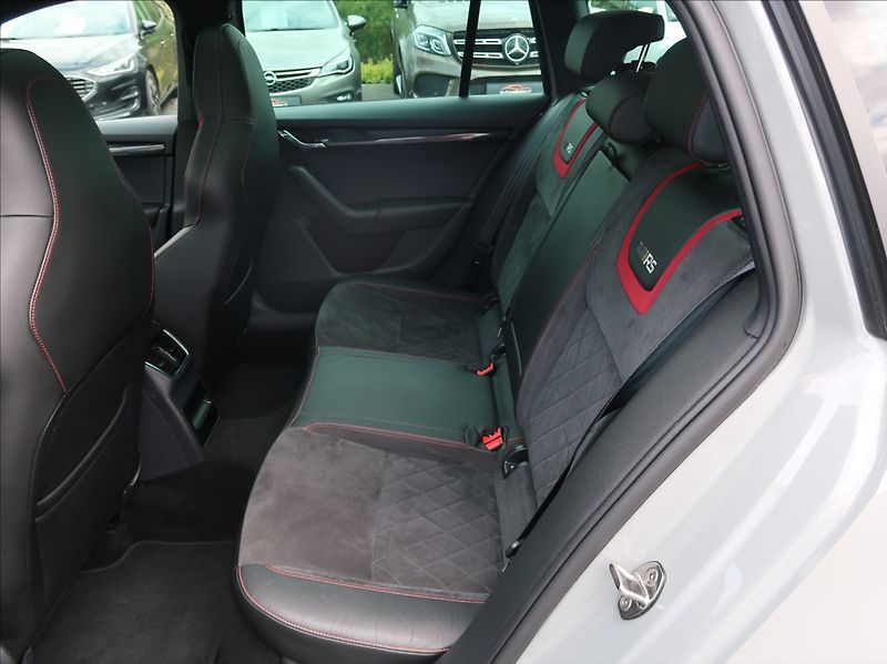 Škoda Octavia 2,0 TSi,180kW,RS,NovéČR,DPH - fotka 21 z 31