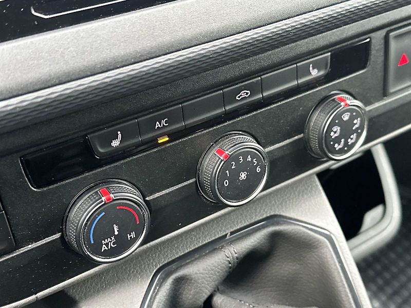Volkswagen Transporter (2023) T6 2.0 TDI - fotka 12 z 27