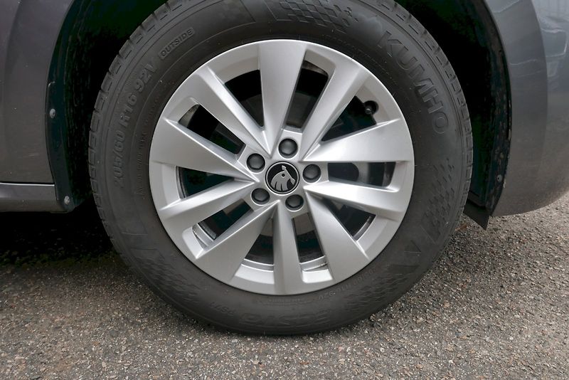 Škoda Kamiq (2025) 1.0 TSI 85 kW M6° Selection - fotka 24 z 30