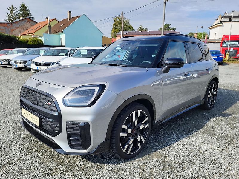 Mini Countryman SE ALL4 ELEKTRO 225kW - fotka 1 z 48