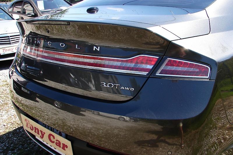 Lincoln MKZ 3.0 V6 TT 406PS AWD Kůže-ZADÁN - fotka 46 z 58