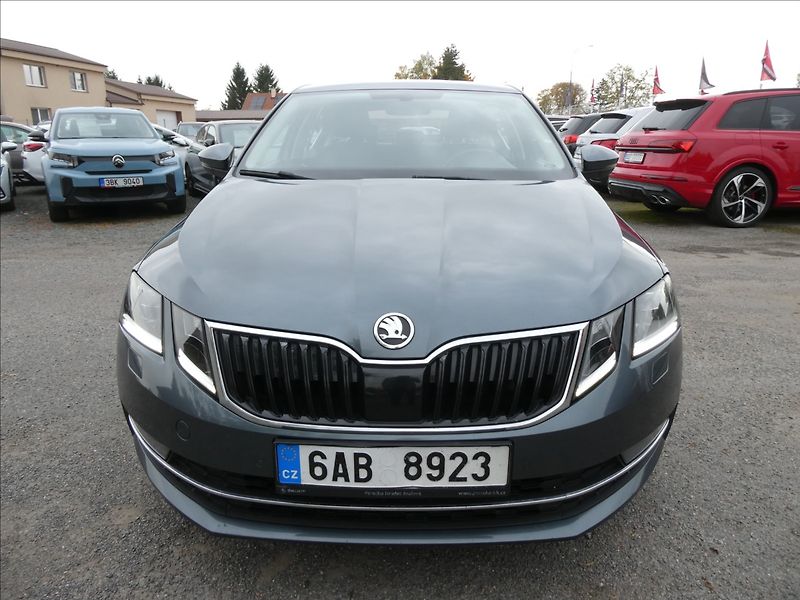 Škoda Octavia 2,0 TDi 110kW DSG STYLE, ČR - fotka 2 z 39