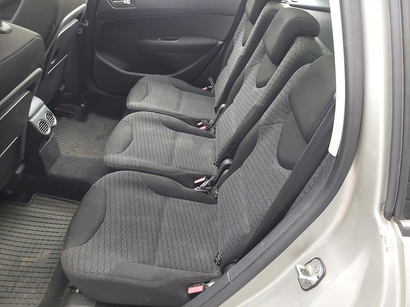Peugeot 308 (2009) SW 1.6-88kW - fotka 17 z 32