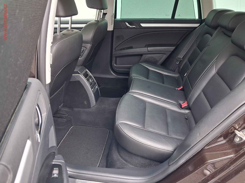 Škoda Superb (2015) 2.0 TDi, Elegance, +kola - fotka 10 z 20