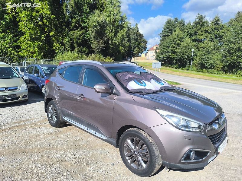 Hyundai ix35 2.0D4X4,90KM,MAX VÝBAVA,KRÁSNÝ - fotka 1 z 27