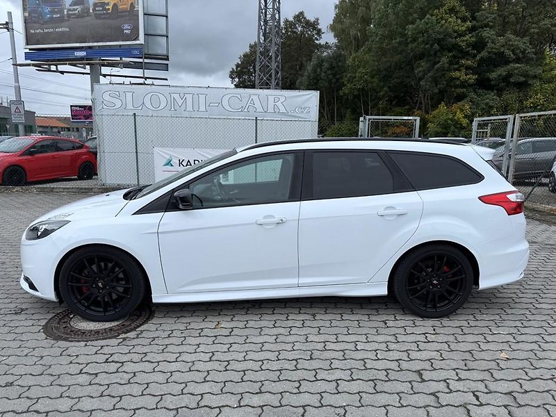 Ford Focus ST 2.0 EB 184 kW nehavar. - fotka 3 z 12