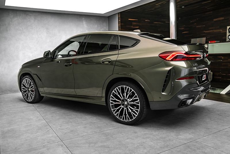 BMW X6 xDrive 40d M-sport Pro - fotka 7 z 28