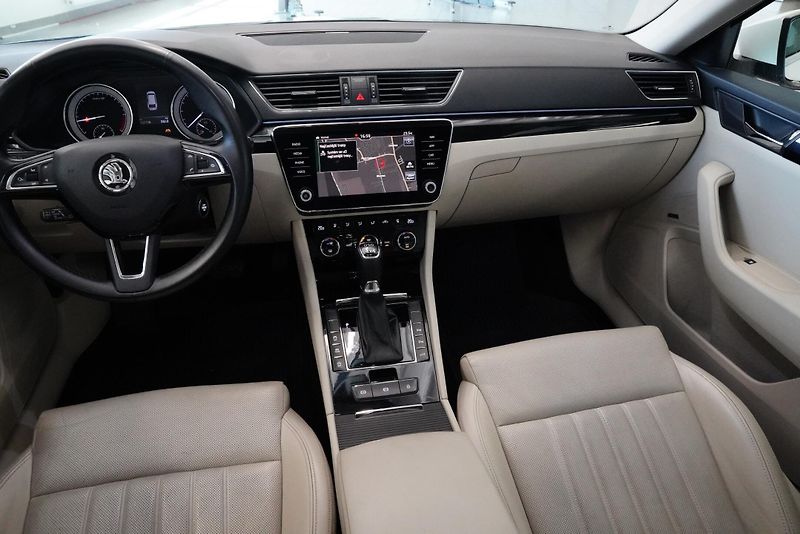 Škoda Superb - fotka 5 z 28