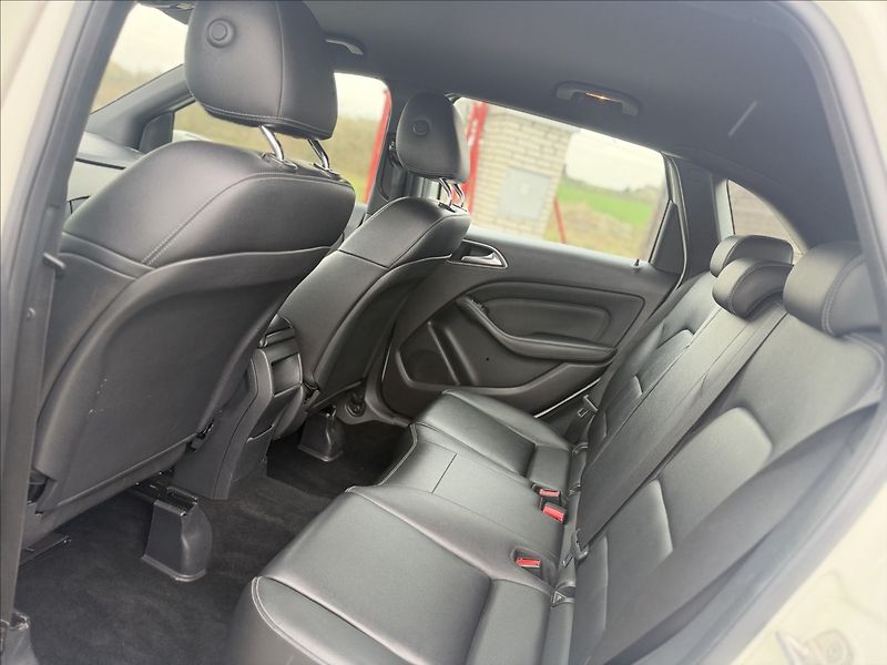 Mercedes-Benz Třídy B 180CDI NAVI AUTOMAT - fotka 20 z 29