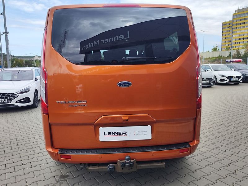 Ford Tourneo Custom 2.0 EcoBlue/136kW Titanium L2 - fotka 5 z 31