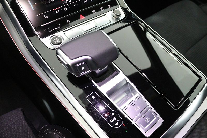 Audi Q7 Sline 50 TDI quattro tiptronic - fotka 22 z 26