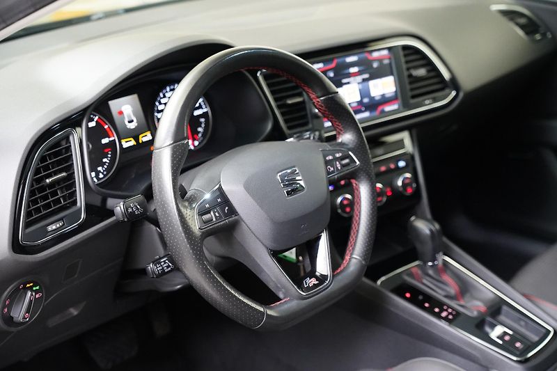 Seat Leon - fotka 14 z 26