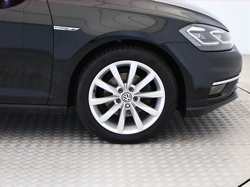 Volkswagen Golf (2020) Highline 1.5 TSI, Serv.kniha - fotka 12 z 16