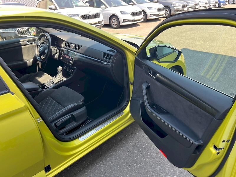 Škoda Superb (2023) GRT SPORTLINE TD 110/2.0 7DG - fotka 19 z 31