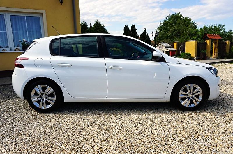 Peugeot 308 (2016) 308 ACTIVE 1,2 PT 81 kW - fotka 3 z 46