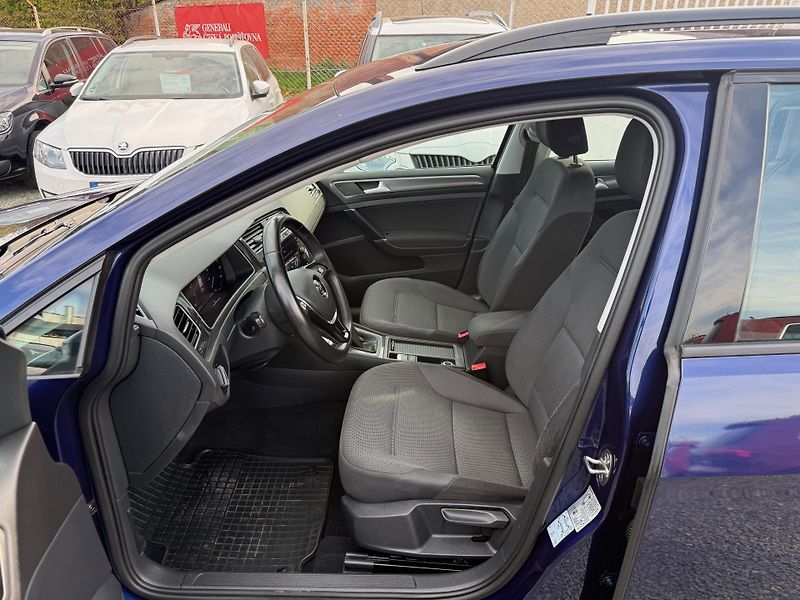 Volkswagen Golf 1.5 TSI COMFORTLINE - fotka 8 z 13