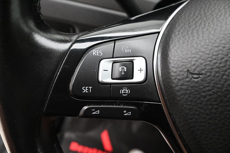 Volkswagen Touran 2,0 TDI 110KW DSG 7míst Záruka - fotka 25 z 34