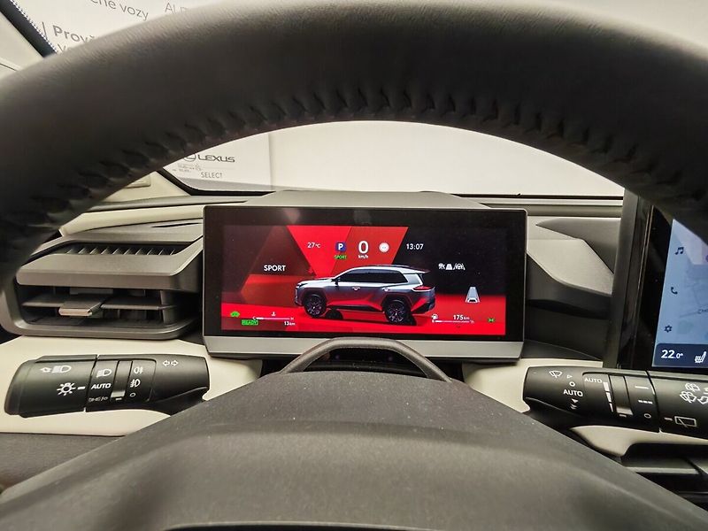 Toyota RAV4 2.5 Hybrid e-CVT 4x4 Executive - fotka 32 z 43