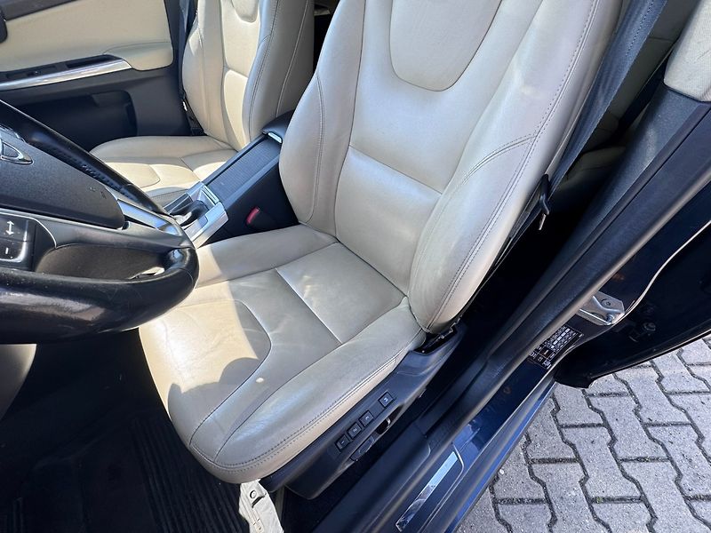 Volvo XC60 (2015) 4X4 2,4 D5 158 KW SUMMUM ČR - fotka 21 z 50