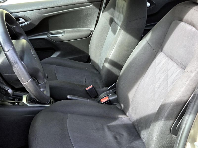 Citroën C-Elysée původ ČR, 1.maj SERV.KNIHA     - fotka 26 z 37