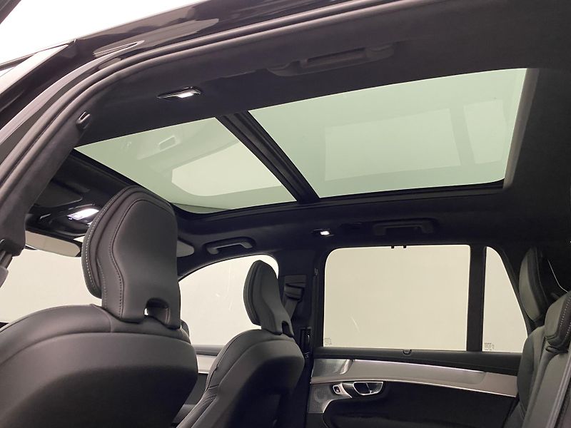 Volvo XC90 T8 RECHARGE BLACK EDITION 7m - fotka 33 z 70