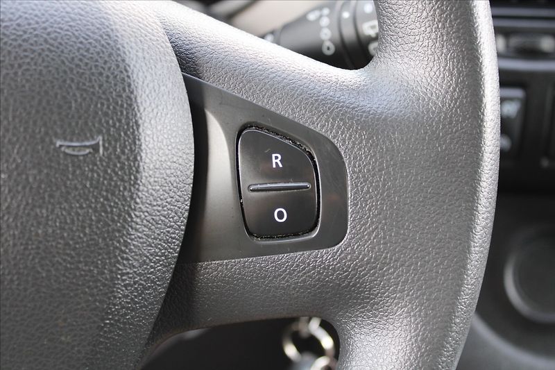 Renault Trafic 1,6 dCi  NOVÉ V ČR, 8 MÍST - fotka 16 z 24