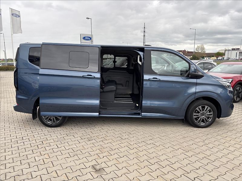 Ford Tourneo Custom 2,0 EcoBlue 125kW L2 Titanium - fotka 13 z 47