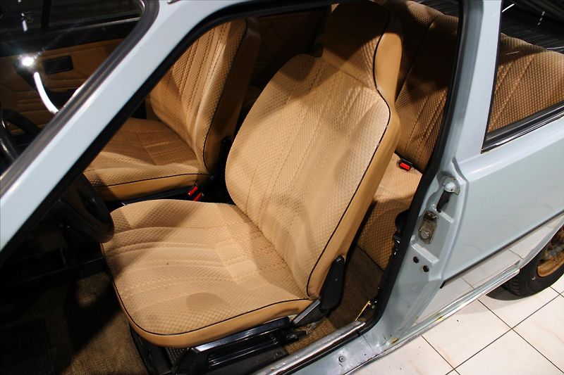 Škoda 130 Rapid 5 Speed 1.Maj / ČSR - fotka 10 z 29