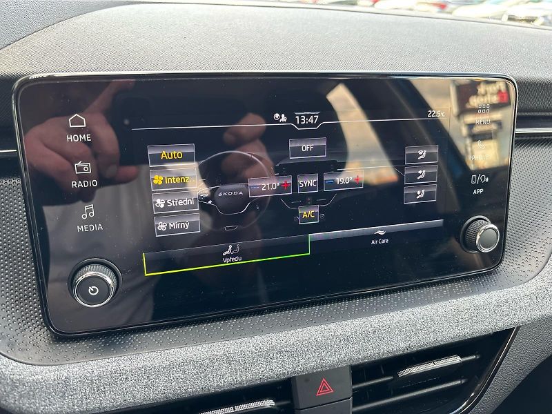 Škoda Kamiq 1.0 TSI 85 kW SELECTION - fotka 20 z 30