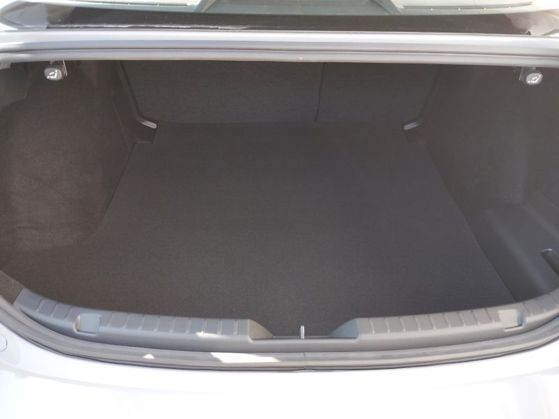 Mazda 3 (2026) SDN 2,5 MT, Centre-line, AKCE! - fotka 20 z 24