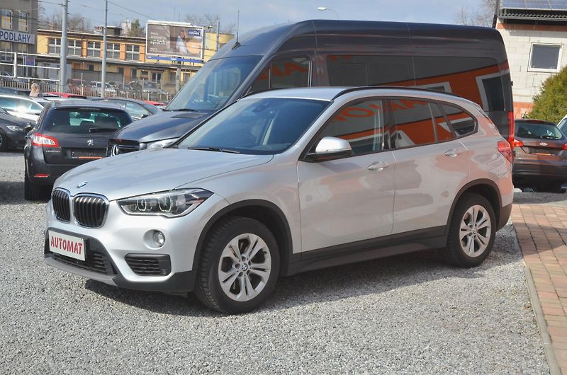BMW X1 (2018) xDrive 20d 140kW AT /LED /NAVI - fotka 3 z 32