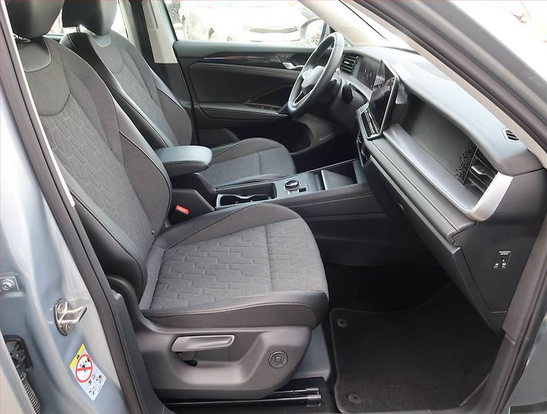 Volkswagen Tayron (2025) 1.5 eTSI - fotka 9 z 18