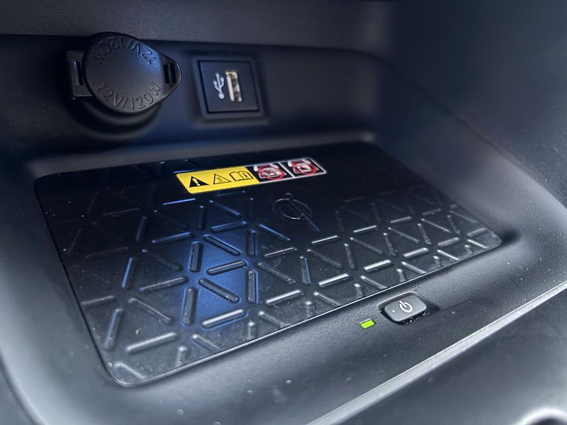Toyota RAV4 SELECTION 2.5 Hyb. 160 kW - fotka 26 z 29