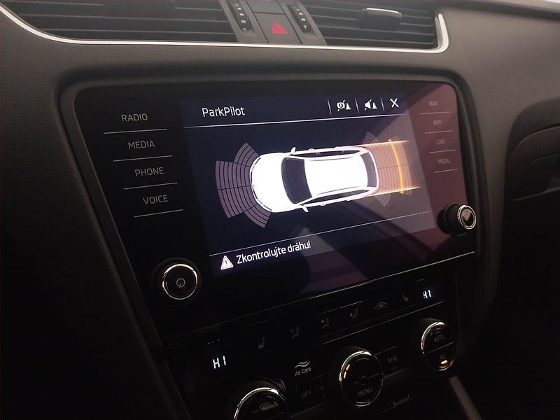 Škoda Octavia (2020) Style 1.5 TSI, Automat - fotka 17 z 22