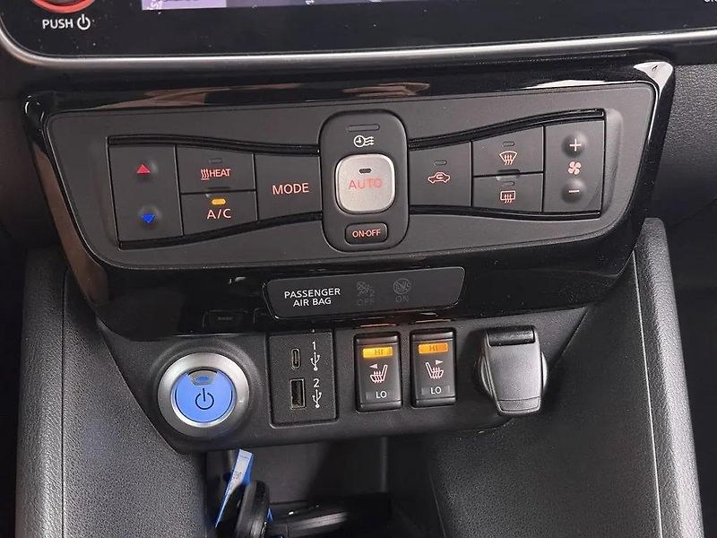 Nissan Leaf 110kW Tepelko 15'000km 1.Maj - fotka 7 z 11