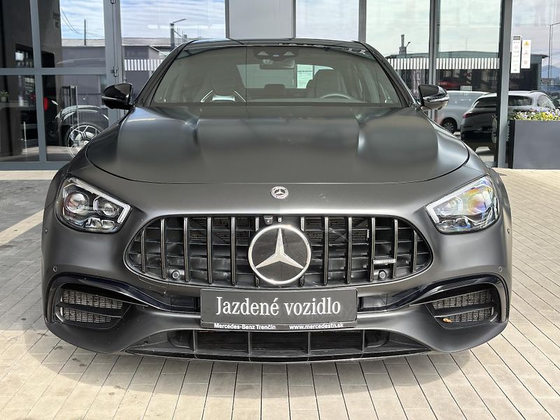 Mercedes-Benz Třídy E (2023) E 63 S AMG 4M+ sedan - fotka 9 z 51