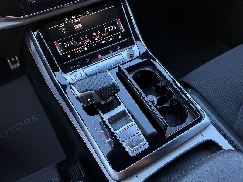Audi Q7 50TDi-ČR-R21-S LINE-FACELIFT - fotka 16 z 35