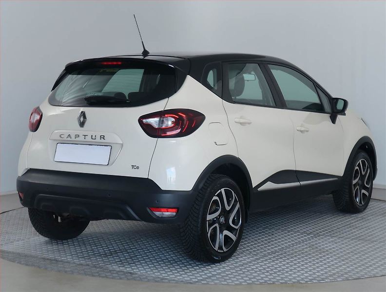 Renault Captur (2017) 1.2 TCe, Navi, Tempomat - fotka 5 z 19