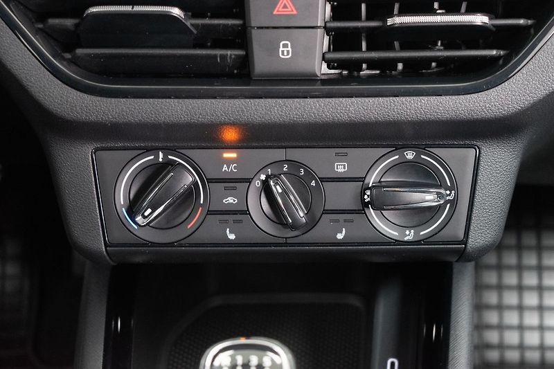 Škoda Scala 1.6 TDI 85kW AMBITION*DPH*ČR 1 - fotka 20 z 37