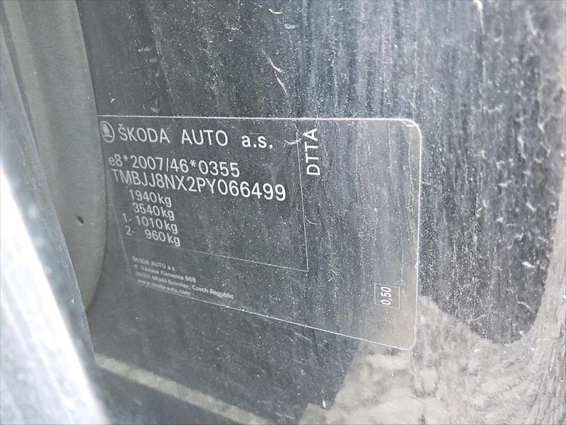 Škoda Octavia 2,0 TDI,TAŽNÉ,MATRIX - fotka 9 z 9