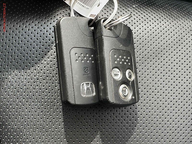 Honda CR-V (2014) 2.2 4x4, 2.maj,ČR, AT, STK7 - fotka 24 z 24