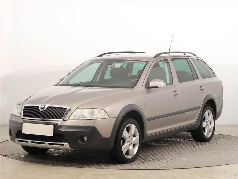 Škoda Octavia (2007) Scout 2.0 TDI, 4X4, nová STK - fotka 2 z 14