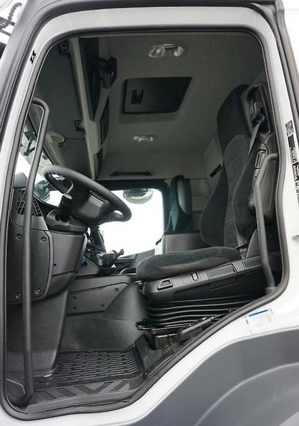 Mercedes-Benz (2017) Antos 1830 chlaďák EURO 6 - fotka 8 z 16