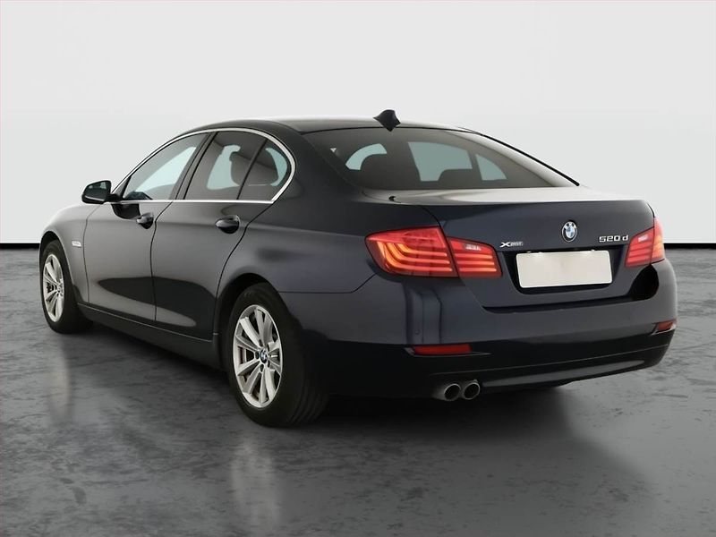 BMW Řada 5 (2015) 520d xDrive, 4X4, Automat - fotka 4 z 20