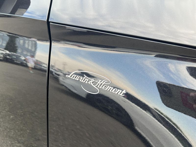Škoda Superb 2.0TDi 110kw L&K ČR 1.MAJ DPH - fotka 50 z 50