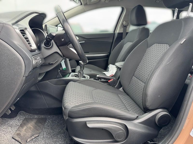 Kia Ceed (2023) SPIN 1.5T-GDI 118kW CZ DPH - fotka 7 z 11