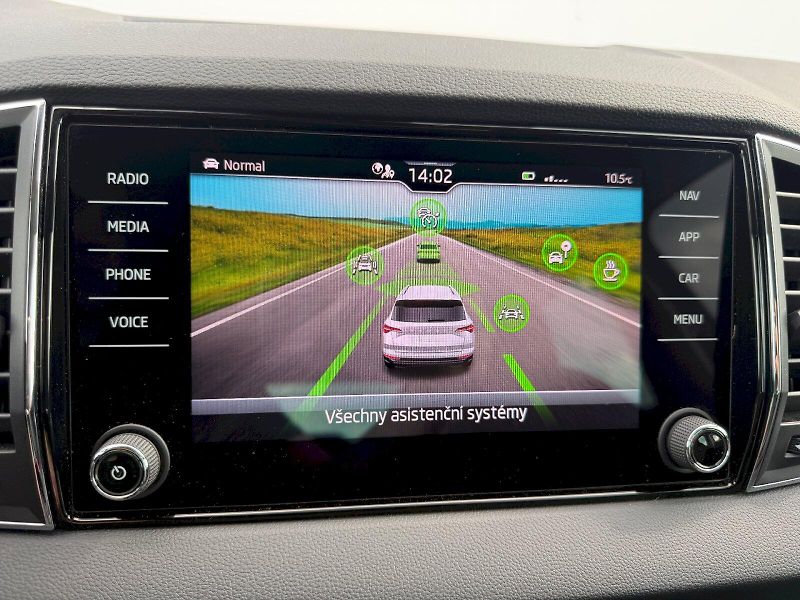 Škoda Karoq (2025) 2.0 TDI 110kW 4x4 DSG Top Sele - fotka 17 z 35