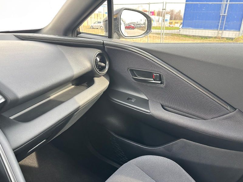 Toyota C-HR 2,0 HEV e-CVT Style - fotka 22 z 27