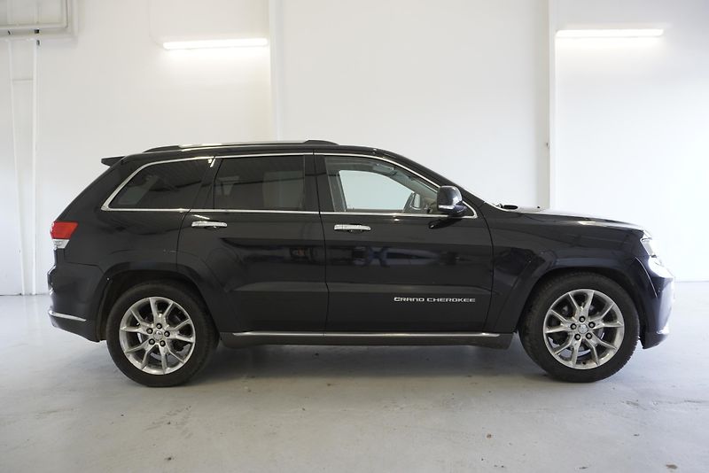 Jeep Grand Cherokee 3,0 MJT V6 4X4 AUTOMAT - fotka 4 z 33