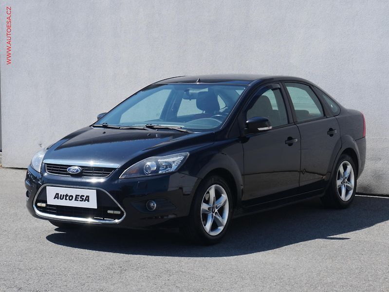 Ford Focus (2008) 1.6 i, ČR, xenon, autoAC - fotka 3 z 17